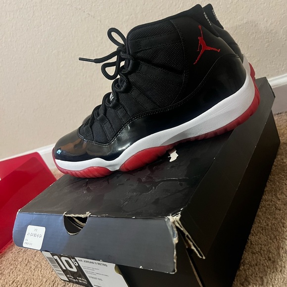 Jordan Bred 11s - Picture 4 of 7